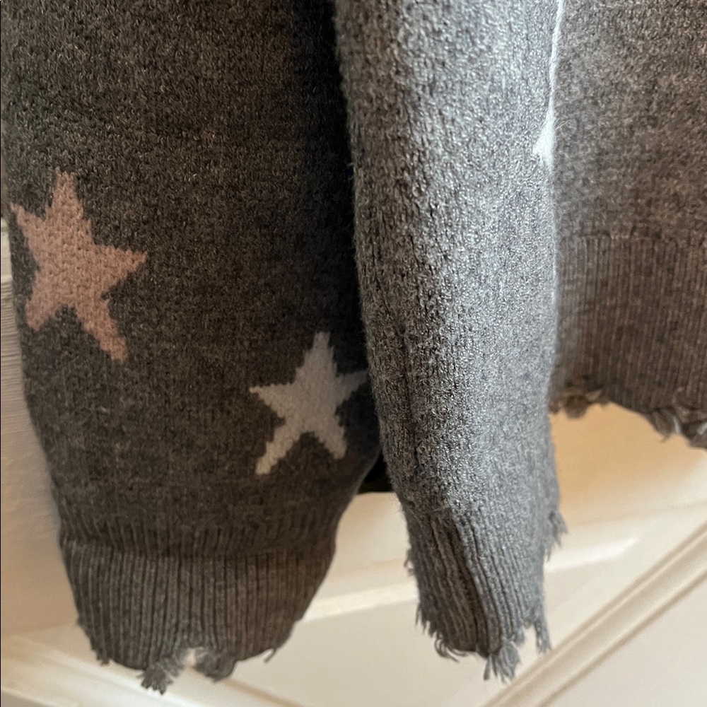 Poem & Thread Grey Distressed Pullover Swester - Picture 6 of 11